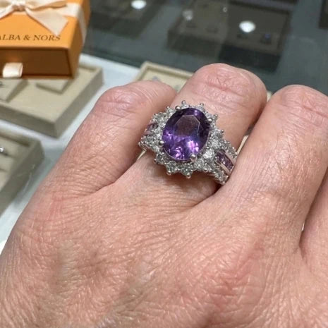 Amethyne Tusmørke Krone Ring | Hvidguld