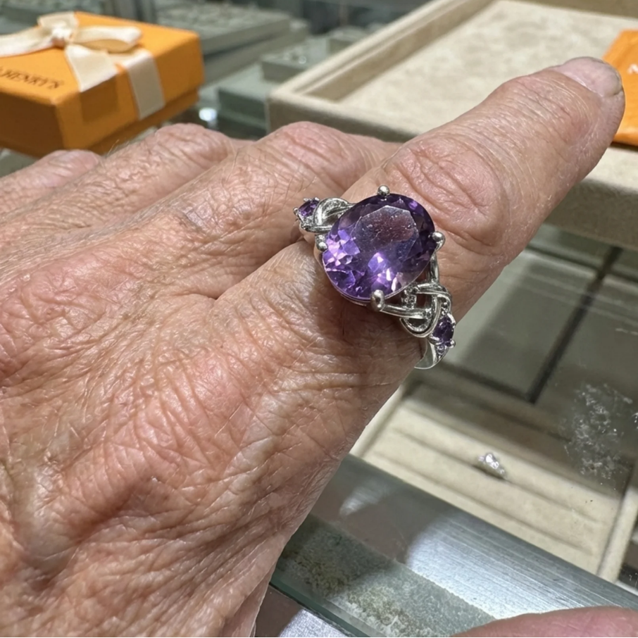 Ametyst Knude Ring | Hvidguld
