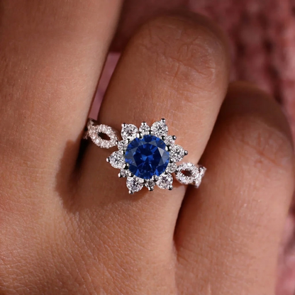 Krystal Safir Blomster Ring | Hvidguld