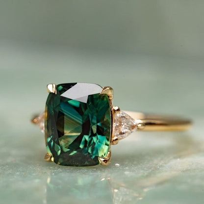 Vintage-Inspireret Grøn Ædelsten Ring | Guld