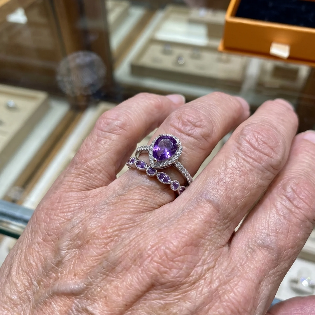 Teardrop Ametyst Ringsæt | Hvidguld